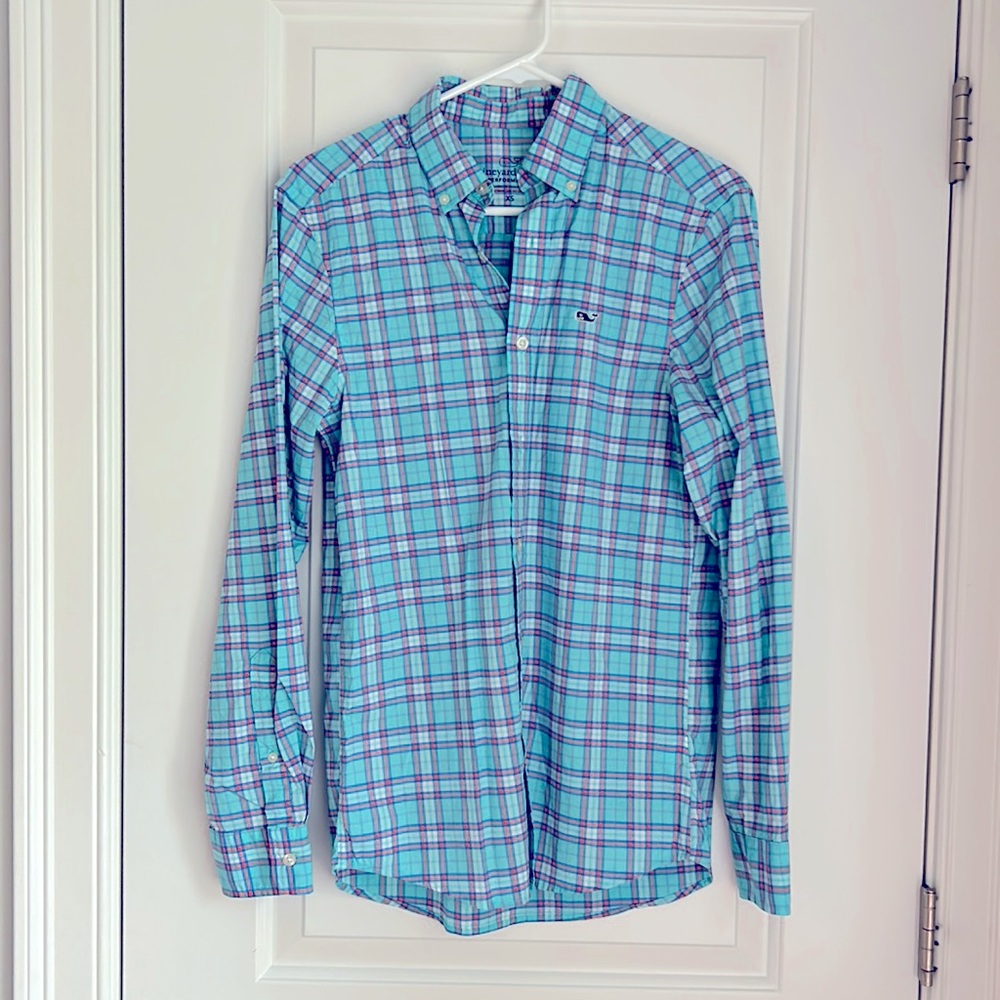 Vineyard Vines Button Down performance